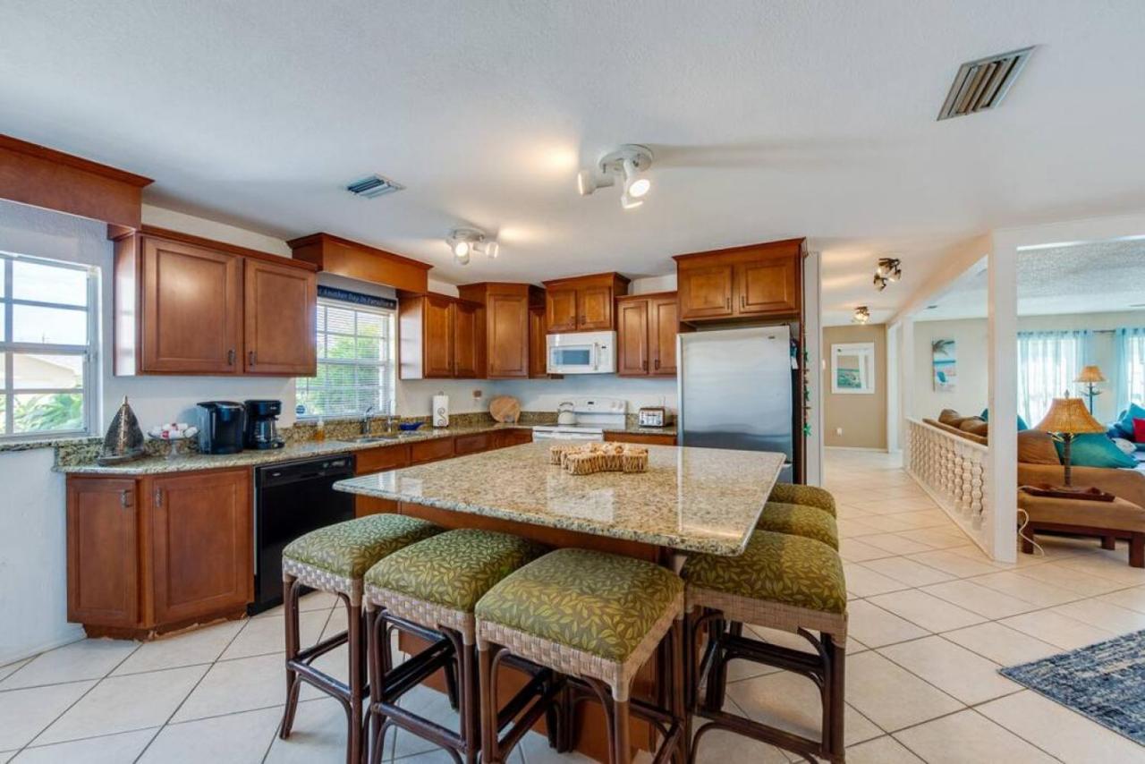 Large Pool Home And Blocks Away From The Beach Daytona Beach Kültér fotó